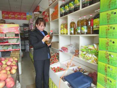 莊浪縣永寧鄉食藥監所規范轉基因食品專柜銷售，保障消費者知情權